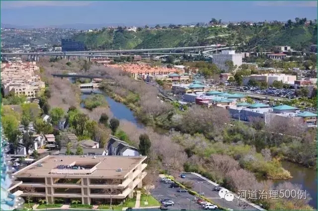 2011年，河道的鳥瞰向人們重新定義了城市中心商業和住宅廊道面向河流的發展方向以及如何利用優美的自然景觀資源為公眾提供娛樂設施。